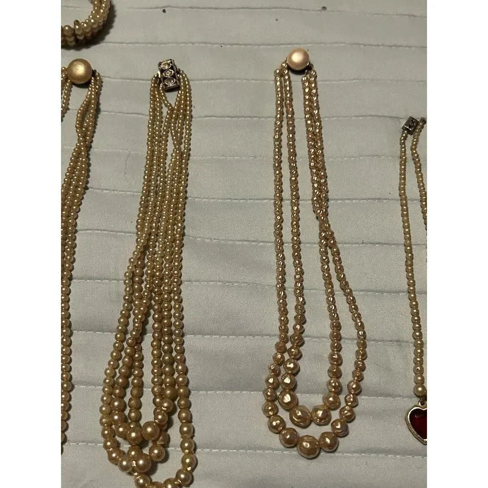 Vintage Faux Pearl Jewelry Lot Pieces Earrings Necklaces Bracelets Earrings - Picture 5 of 12